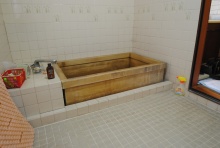 施工前　　檜浴槽